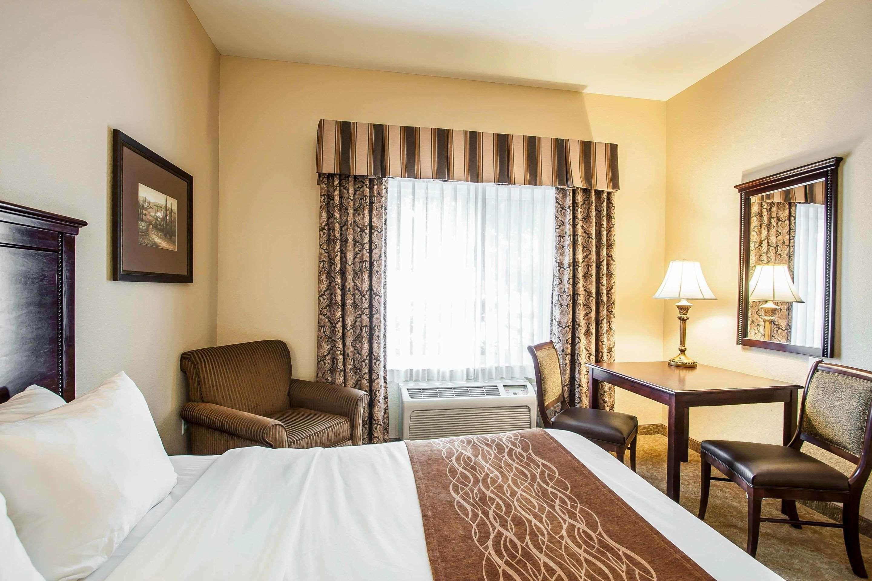Comfort Inn & Suites Mcminnville Wine Country Екстер'єр фото